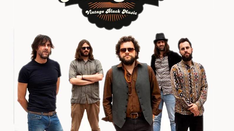 black stereo vigo