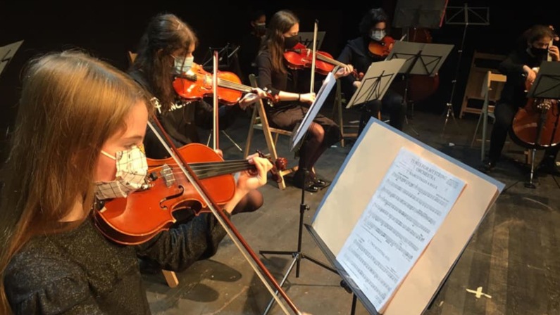 Lee más sobre el artículo Orquesta Infantil e Xuvenil de Vigo Kv2211