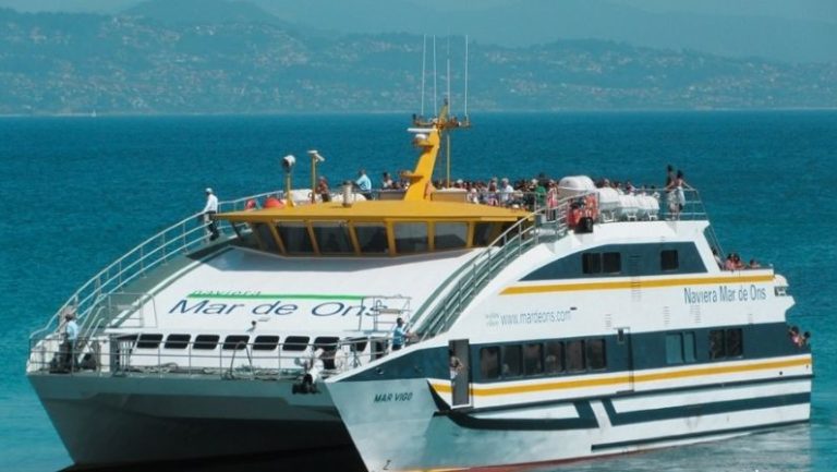 Lee más sobre el artículo Una travesía en barco para celebrar la Navidad de Vigo