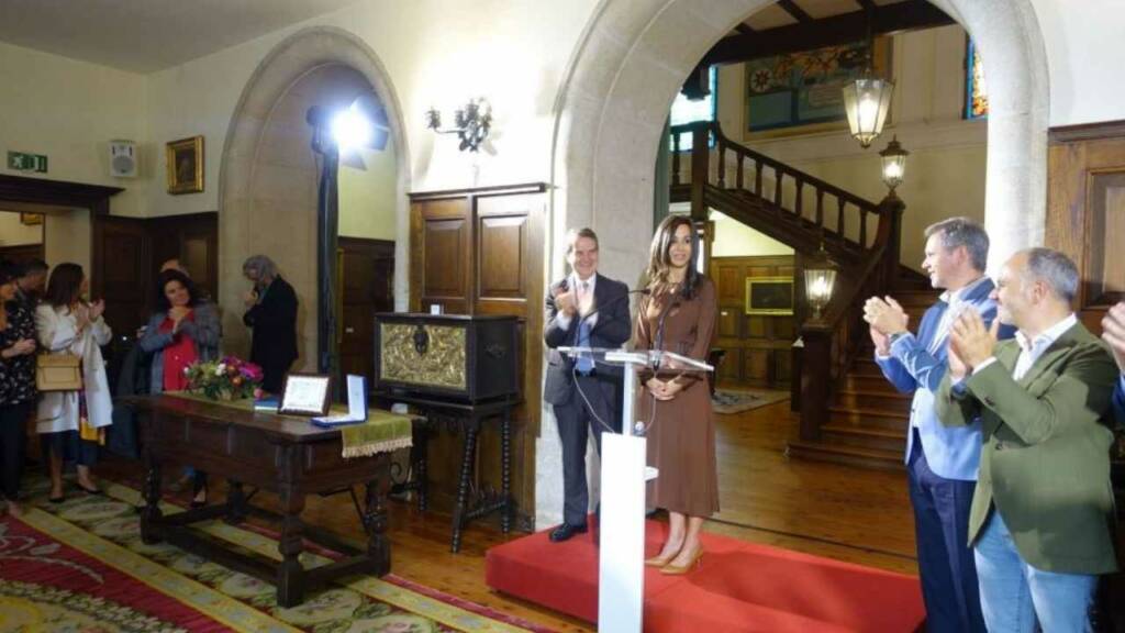 En este momento estás viendo Isabel Pardo de Vera recibe la Medalla de la ciudad