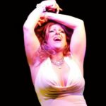 Carolina Smith | Noche de Cabaret en Gondomar