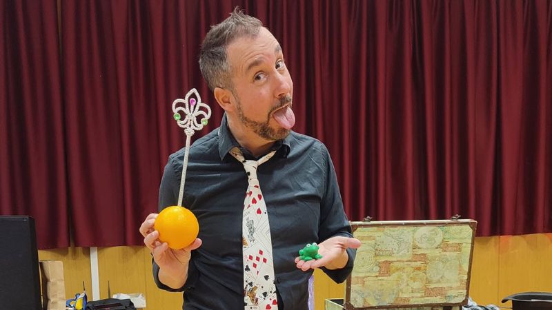 Vigoplan | A Tola Academia De Maxia De Charly Braun En Baiona